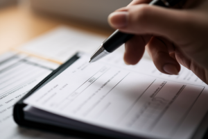 Falsifier un Chèque : Preuve et Anomalies Bancaires