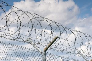 Parloir : comment rendre visite à un détenu en prison ?