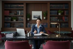 Comment trouver un avocat compétent pour son dossier à Cannes ?